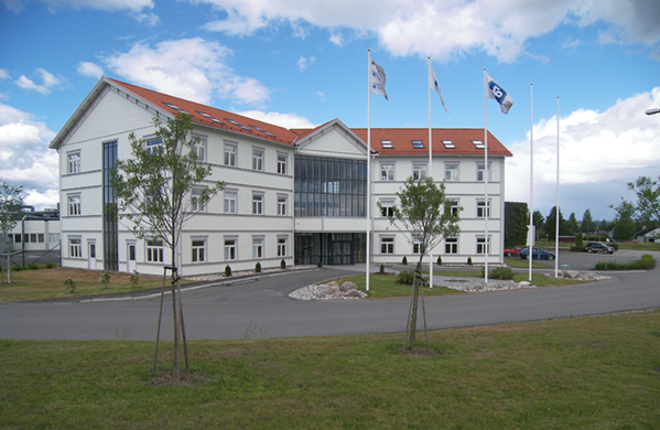 Svenska fönster AB, Edsbyn. Huvudkontor i 3 plan 2500 kvm. Byggår 2005.